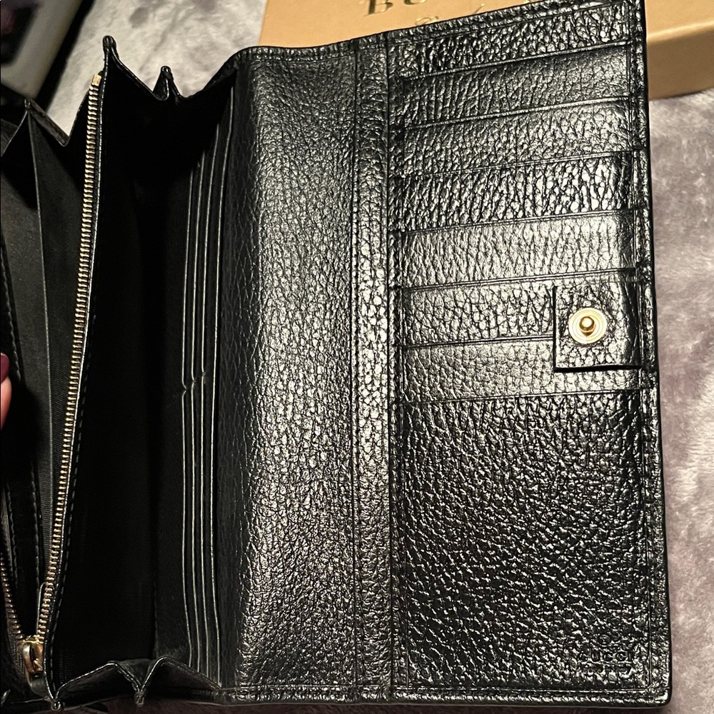 Gucci Black Pebbled Leather Wallet with Gold Stamp - Picture 7 of 12